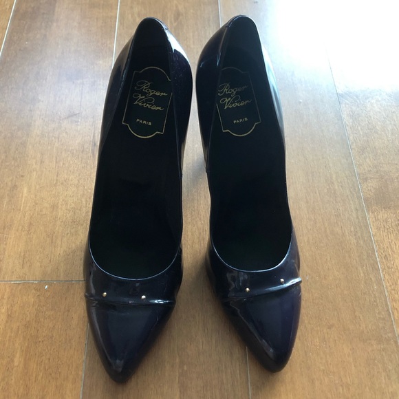 Roger Vivier Shoes - Gorgeous Roger Vivier patent leather heels
